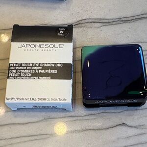 Japonesque Velvet Touch Eye Shadow Duo and Eye shadow primer